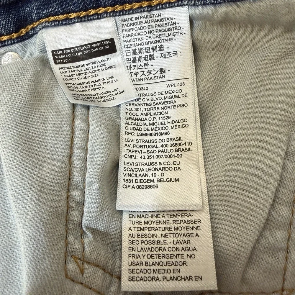 Levi's 505 Men's Medium Wash Blue Jeans‎ Size 38x30  Pants